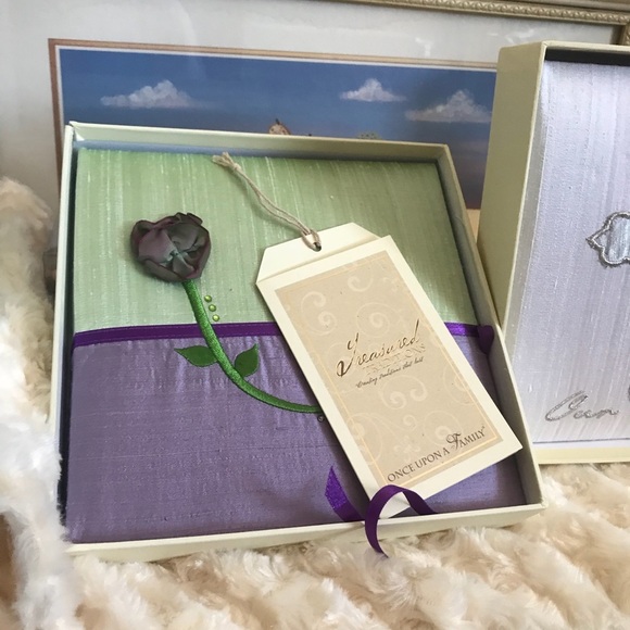 Treasured Heirloom Traditions Mother’s Day Book - Picture 2 of 5